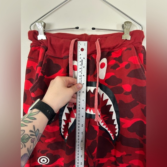 BAPE (A BATHING APE) Red Camo Sweatpants Medium - Picture 3 of 13